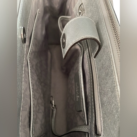 MICHAEL KORS Silver Metallic Satchel Crossbody Handbag - Picture 5 of 9